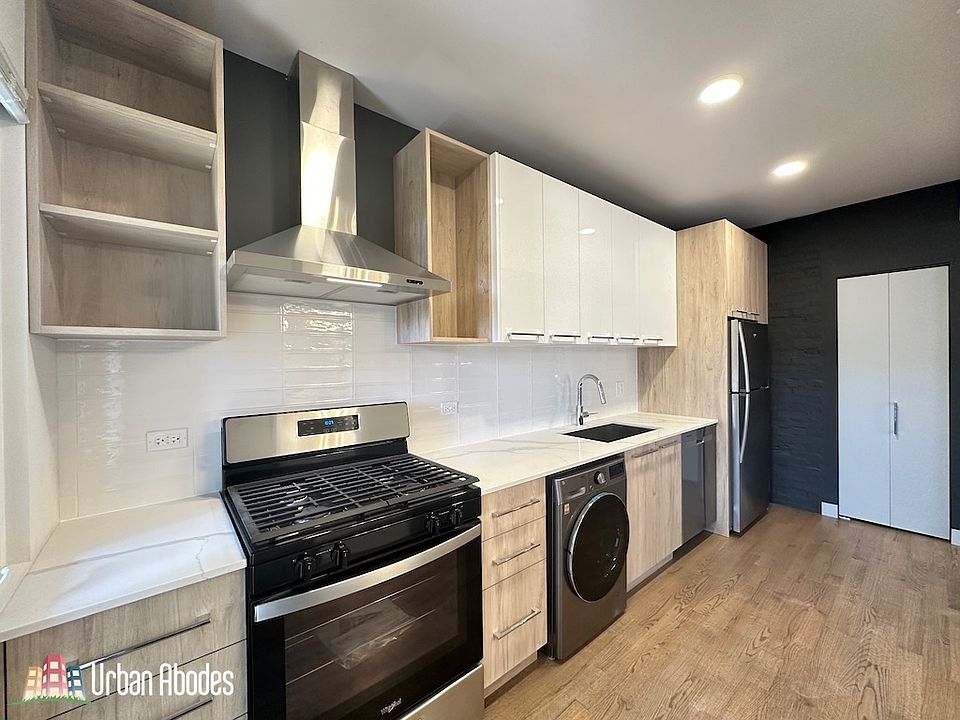 1st image of 2437 W Walton St #G06c