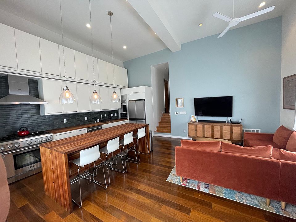 Living area/Kitchen