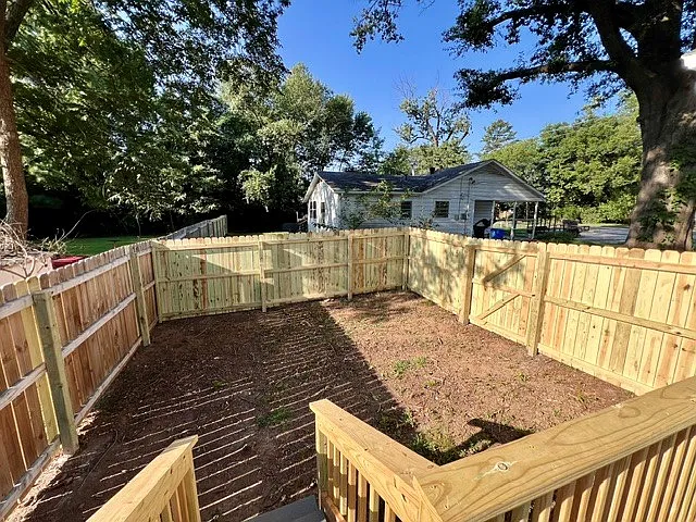 1666 Oakland Ave — Photo 17