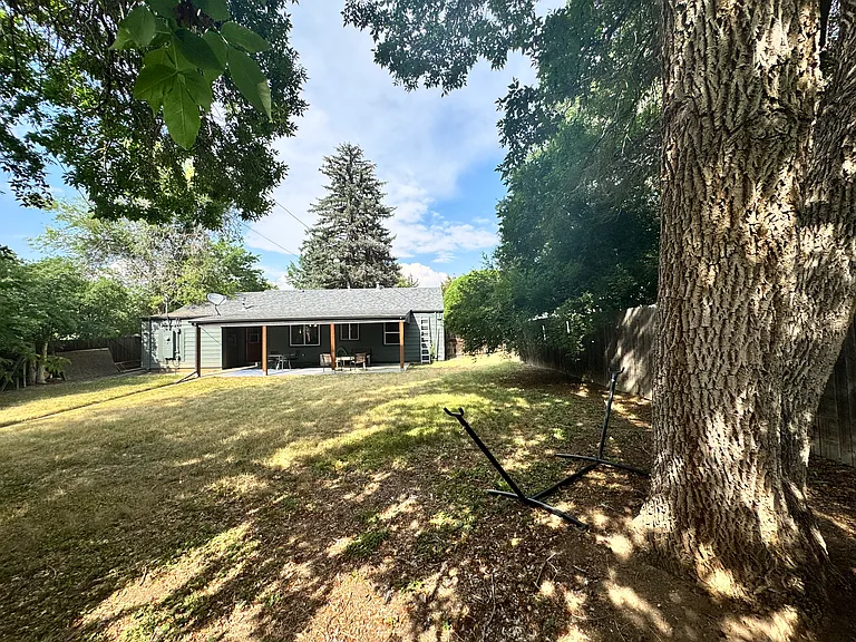 2959 S Elm St — Photo 14