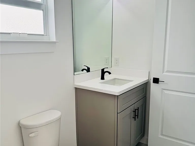 807 Monroe Ave — Photo 16