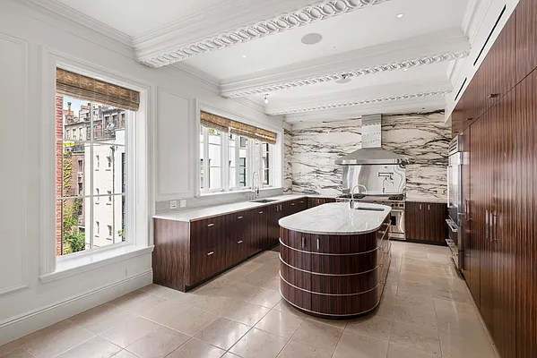 Sold by SERHANT. | media 5