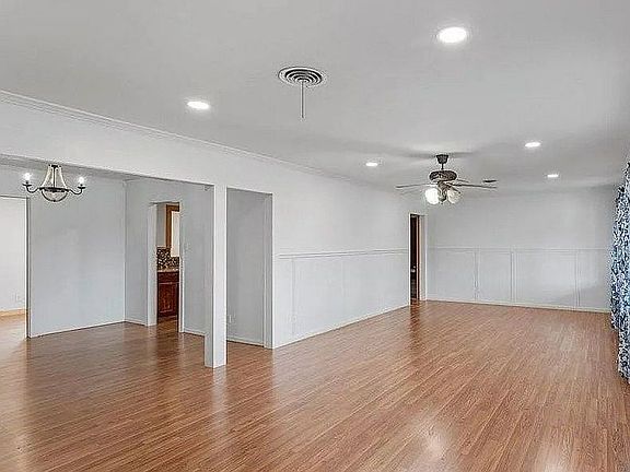 2nd image of 5428 Carlyss Dr