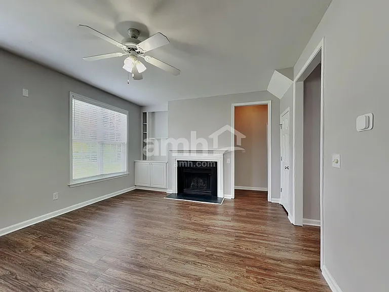 321 Collinsworth Dr — Photo 6