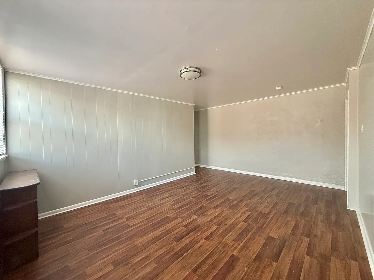 Building Photo - 1715 Snyder Ave #3
