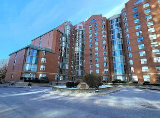 5795 Yonge St #315, Toronto, ON M2M 4J3