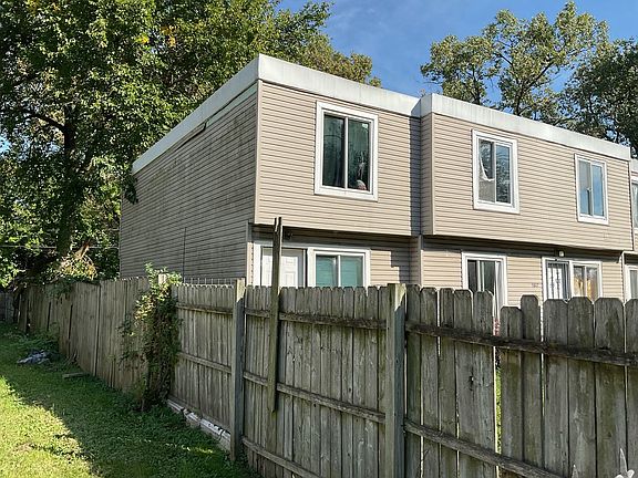 2nd image of 5815 S May St