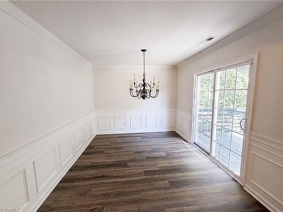 5th image of 207 Calla Lilly Ln