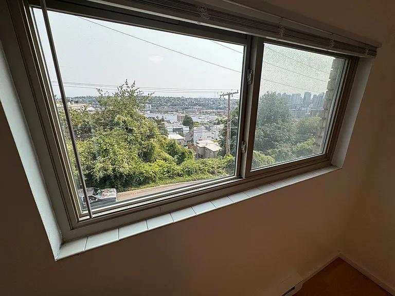 Townvue Heights Apartments — Photo 17