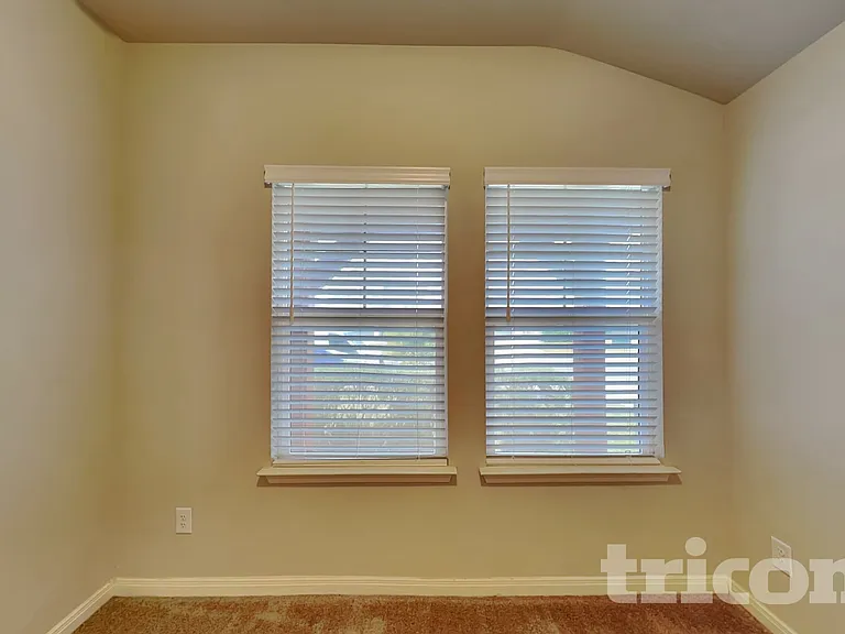 13658 Paxton Blvd — Photo 10