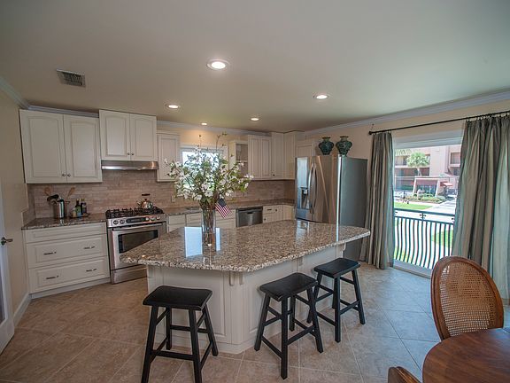 Gorgeous breakfast bar