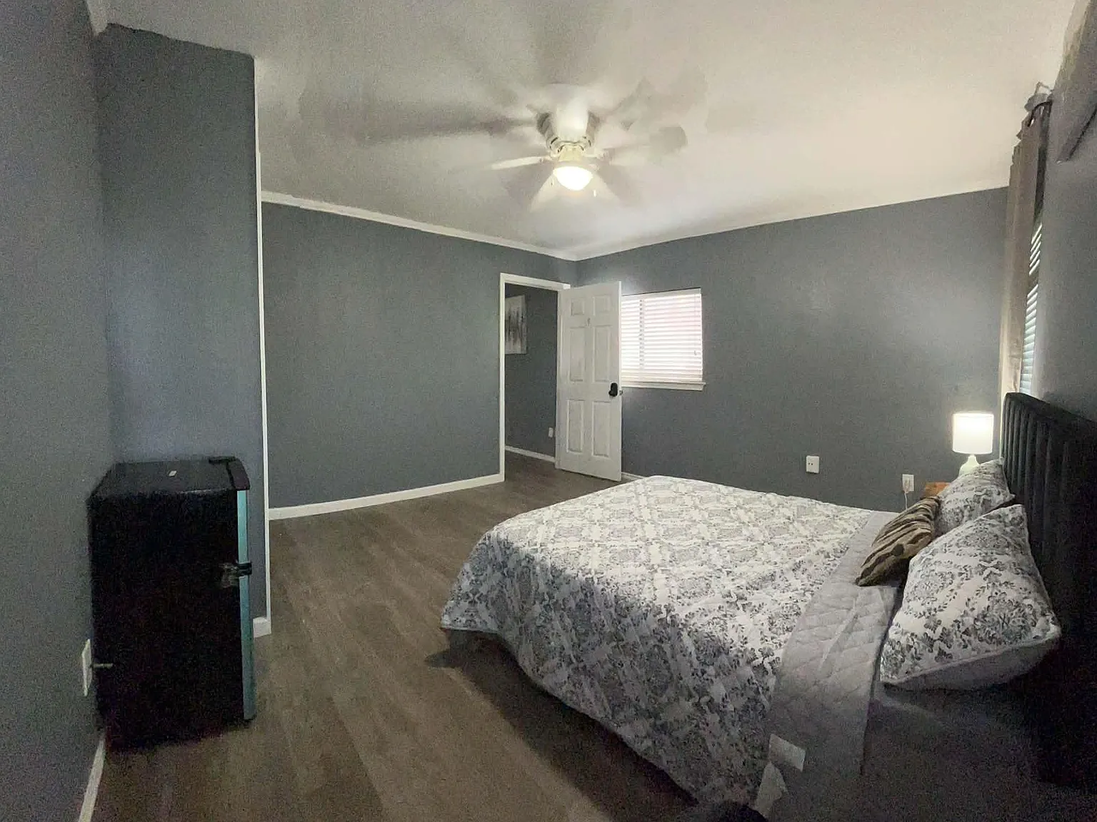 4 bed, 2.5 bath, 2193 sqft, $871 — Photo 2