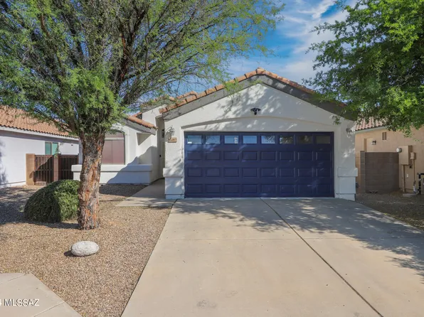 10457 E Oakbrook St, Tucson, AZ 85747
