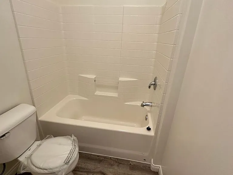 516 Yellow Meadow Ct — Photo 6