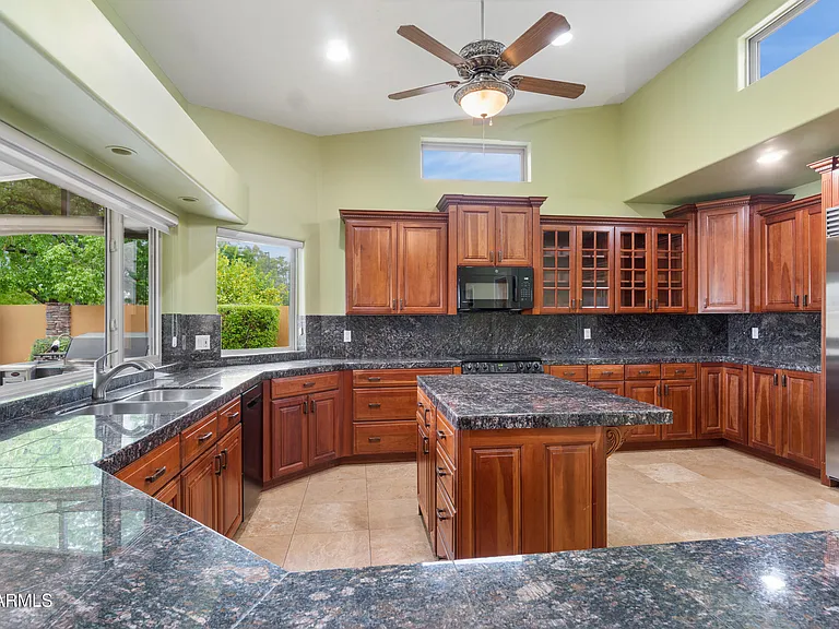 1307 E Treasure Cove Dr — Photo 16
