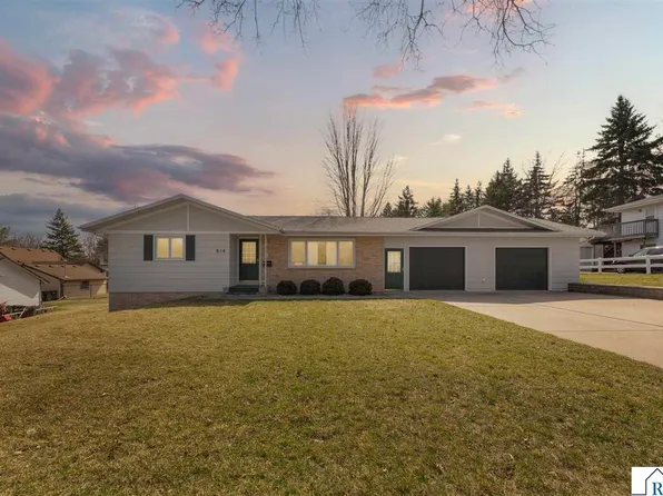 814 W Skaro Ave, Saint Peter, MN 56082