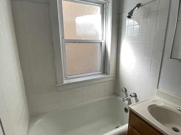 3rd image of 5131 N Wolcott Ave #3