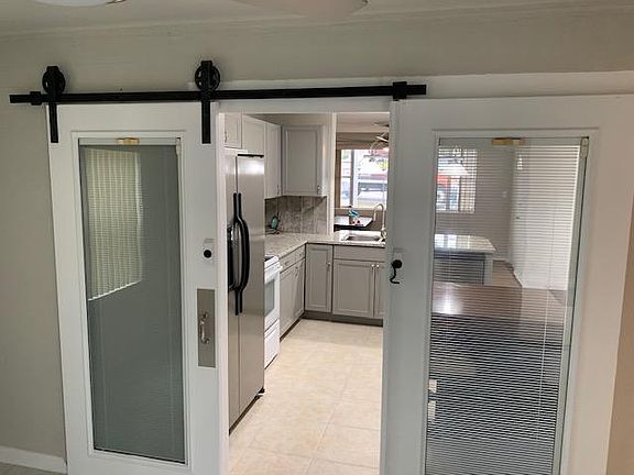 4th image of 21 Palm Dr