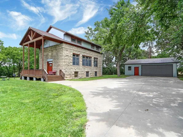 11905 Dundon Rd, Milford, KS 66514