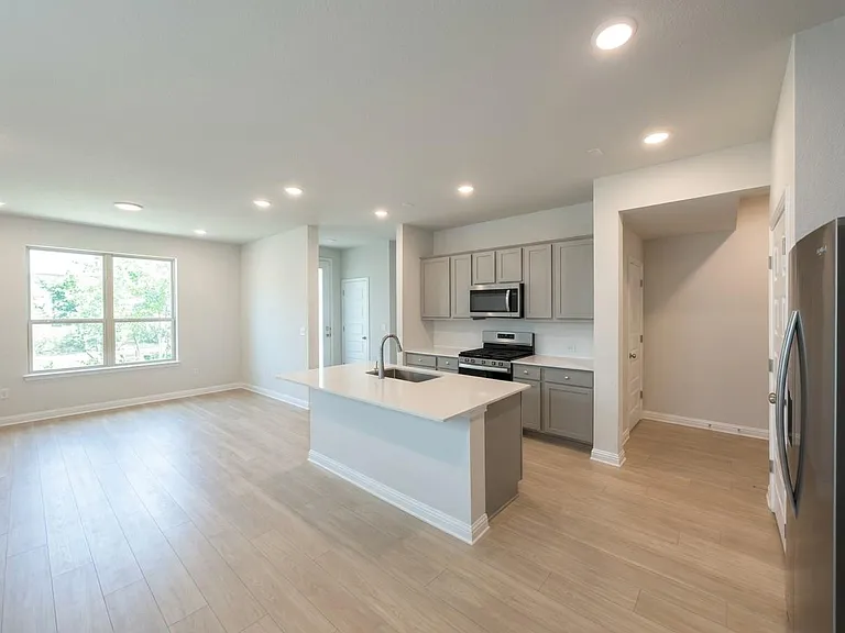 8311 Springsteen Dr #318 — Photo 7