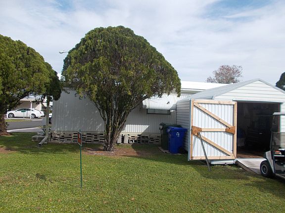 5th image of 380 Dawn St