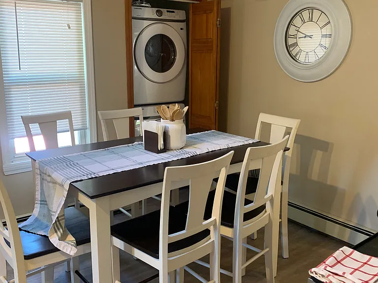 6 Albion Ave #B — Photo 4