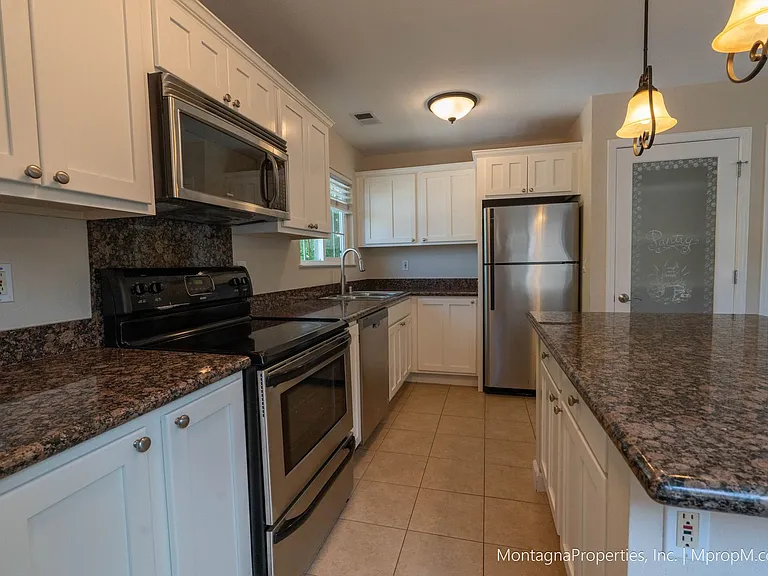1461 Main St #1 — Photo 7