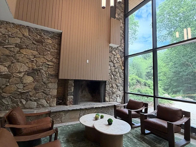 Taunton Residences at Deep Brook — Photo 2