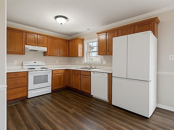 3rd image of 1307 Miller Pond Rd