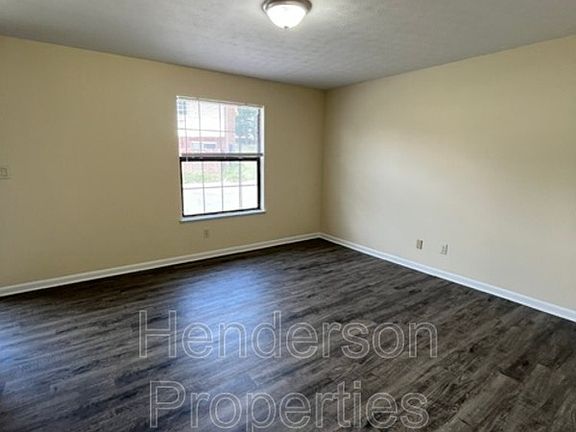 4th image of 1347 N 6th St