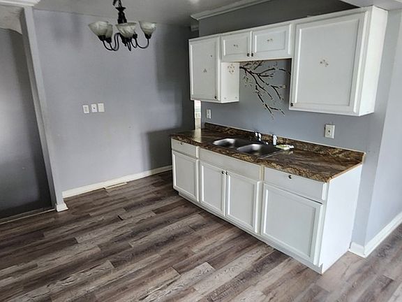 4th image of 14809 Rockside Rd