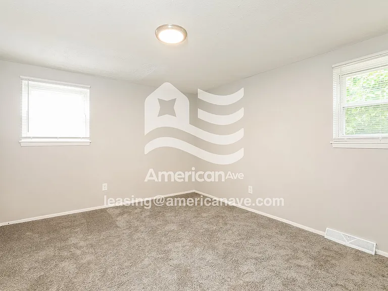 785624_009_wm_-_main_bedroom_12887044.jpg