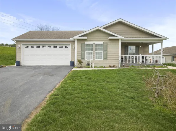 15 Burke Dr, Shippensburg, PA 17257
