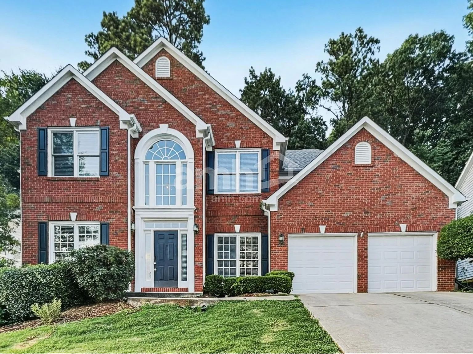 4 bed, 2.5 bath, 2492 sqft, $2,570 — Photo 1