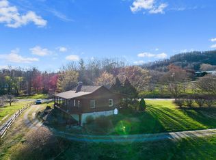 570 Green Mountain Rd, Hendersonville, NC 28792