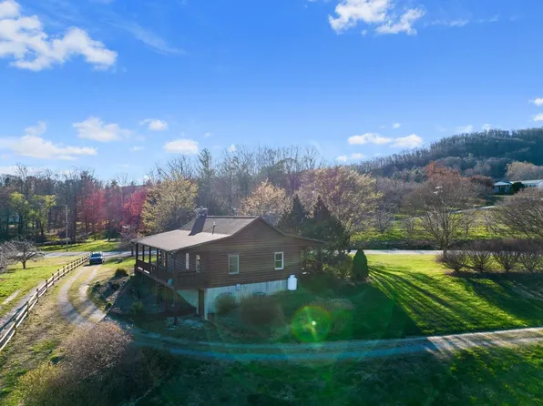 570 Green Mountain Rd, Hendersonville, NC 28792
