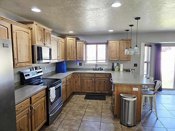 4th image of 918 W Porcupine Cir