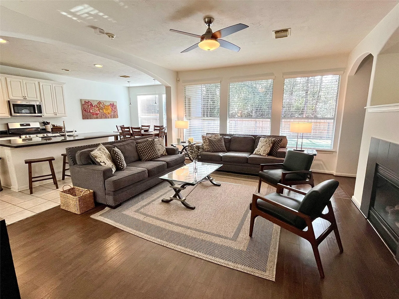 3 bed, 2.5 bath, 2068 sqft, $2,850 — Photo 1