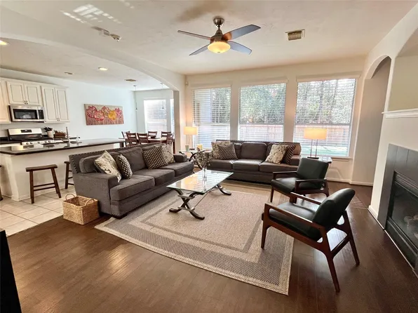 2 Stone Arrow Pl, Spring, TX 77382