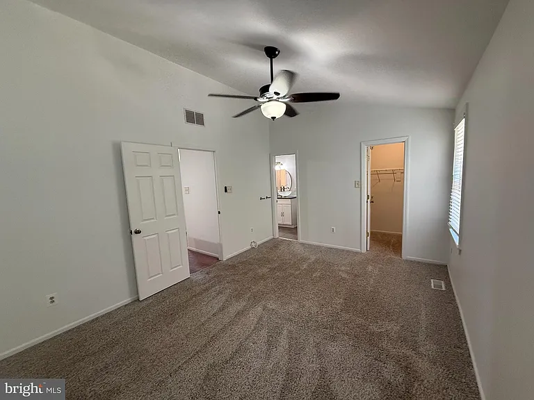 1070 Baywood Dr — Photo 9