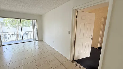 415 Executive Center Dr #203 Photo 1