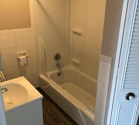 5th image of 40 Cumberland Dr APT B10
