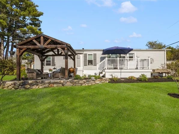 33 Foxtrot Dr, Charlestown, RI 02813
