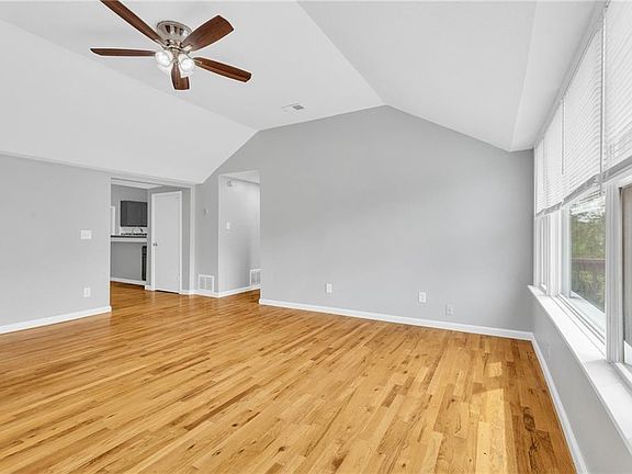 4th image of 6605 N Edison Ave