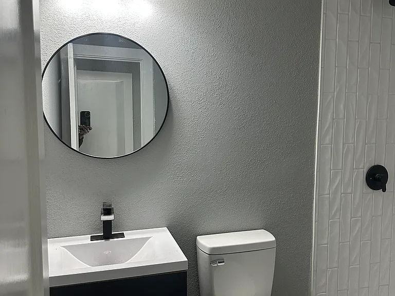 1415 Valley Dr — Photo 2