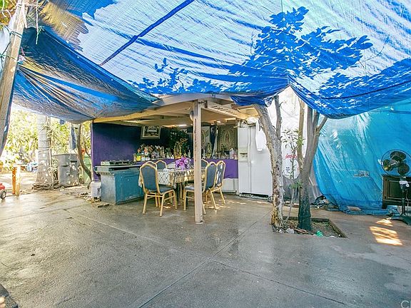 4th image of 3055 Bartlett Ave