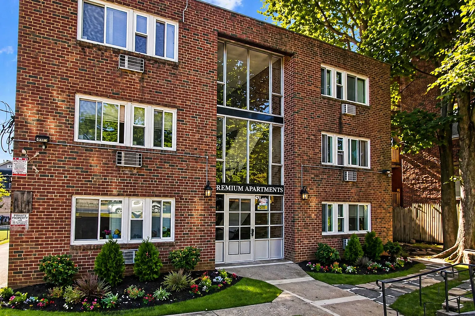 New Park Apartments — Photo 2