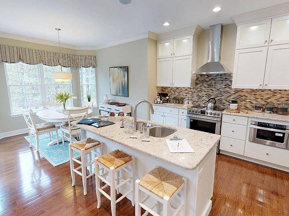 5th image of 41 Winterberry Ln