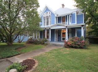 208 5th St SW, Paris, TX 75460