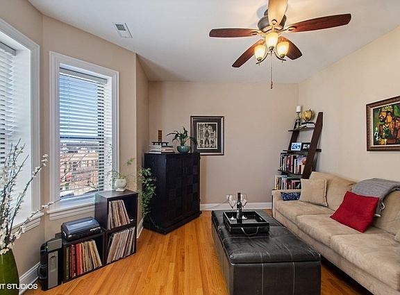 3rd image of 1221 W Lawrence Ave #3